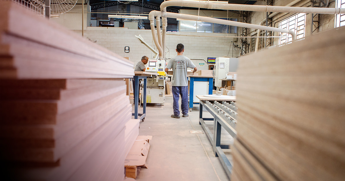 Móveis para escritório direto da fábrica: mais previsibilidade e controle de prazos